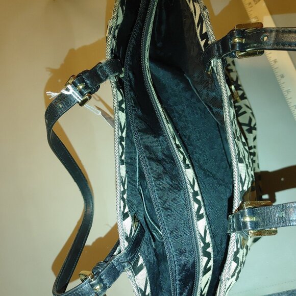 Michael Kors Black Signature Jet Set Monogram Shoulder Tote - Picture 6 of 7